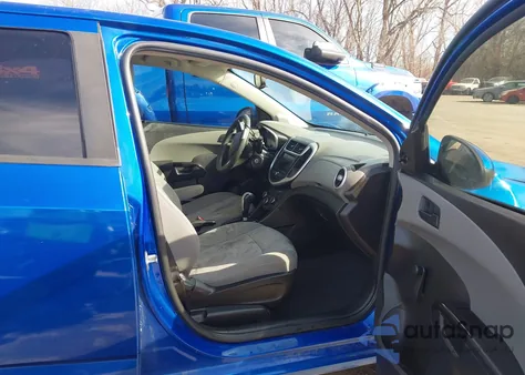 2019 Chevrolet Sonic Ls Auto z USA, uszkodzony, nr VIN 1G1JB5SB4K4148392